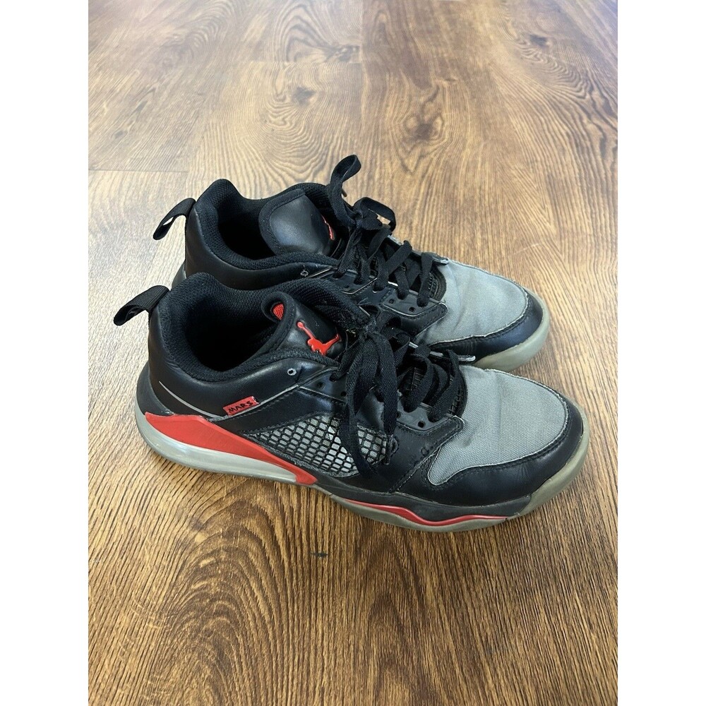 Air Jordan Mars 270 Low 'Bred' - Black / Red - 7Y - GREAT CONDITION
